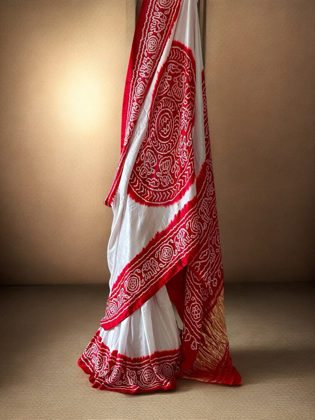 pure-gajji-silk-rasmandal-circle-bandhani-saree-in-offwhite-and-red-colour