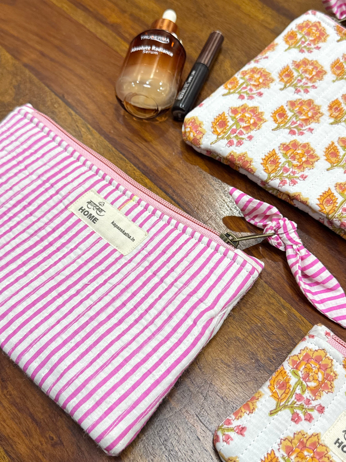 quilted-flat-pouch-organiser-elegant-delight-set-of-3