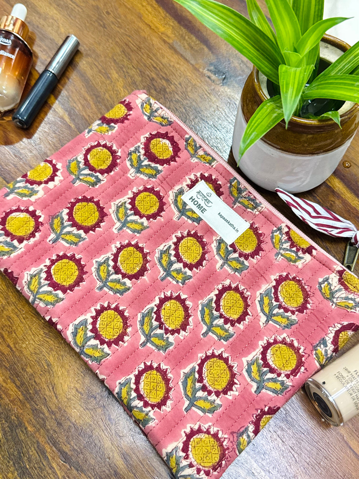 quilted-flat-pouch-organiser-trendy-office-set-of-3