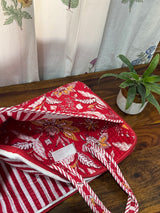 quilted-laptop-sleeve-with-handle-and-floral-design