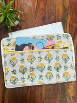quilted-laptop-sleeve-with-zip-closure