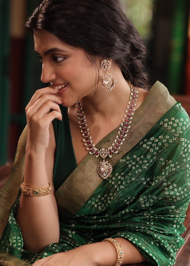 rajnigandha-moissanite-polki-92-5-silver-necklace-set
