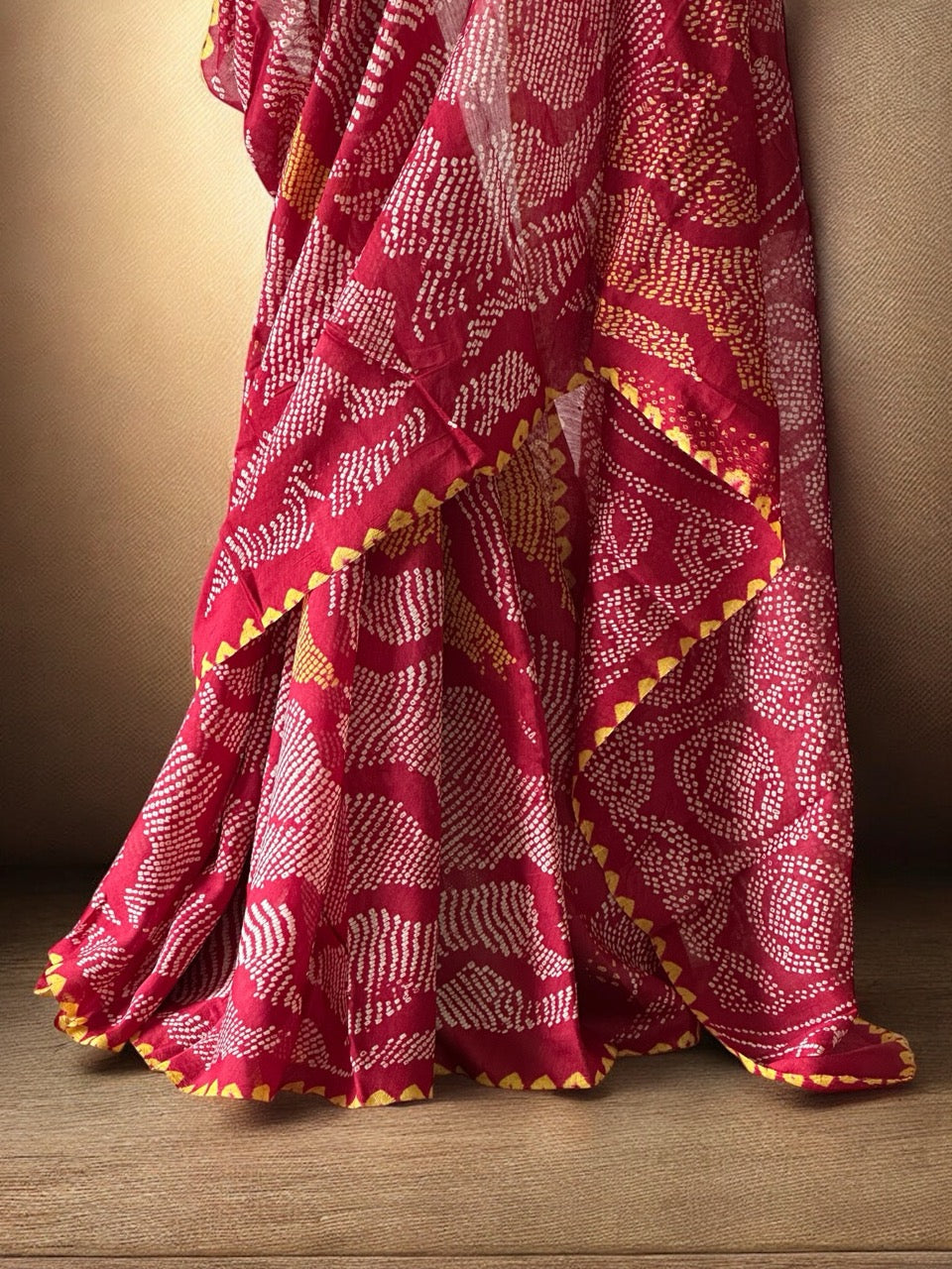 raktima-deep-red-munga-silk-bandhani-saree