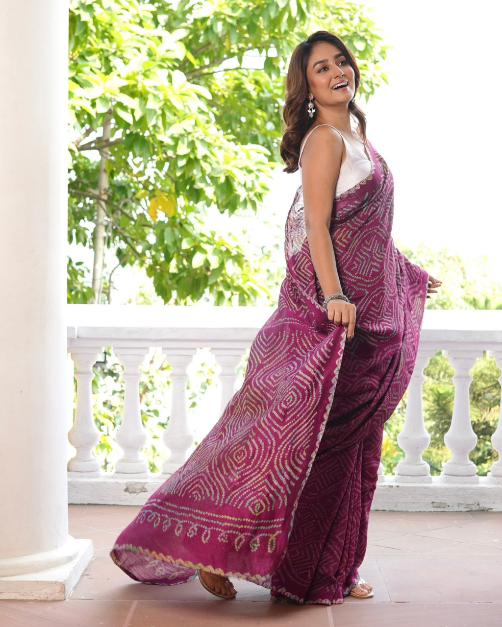 rangdeep-crimson-munga-silk-bandhani-saree-with-multicoloured-bandhani