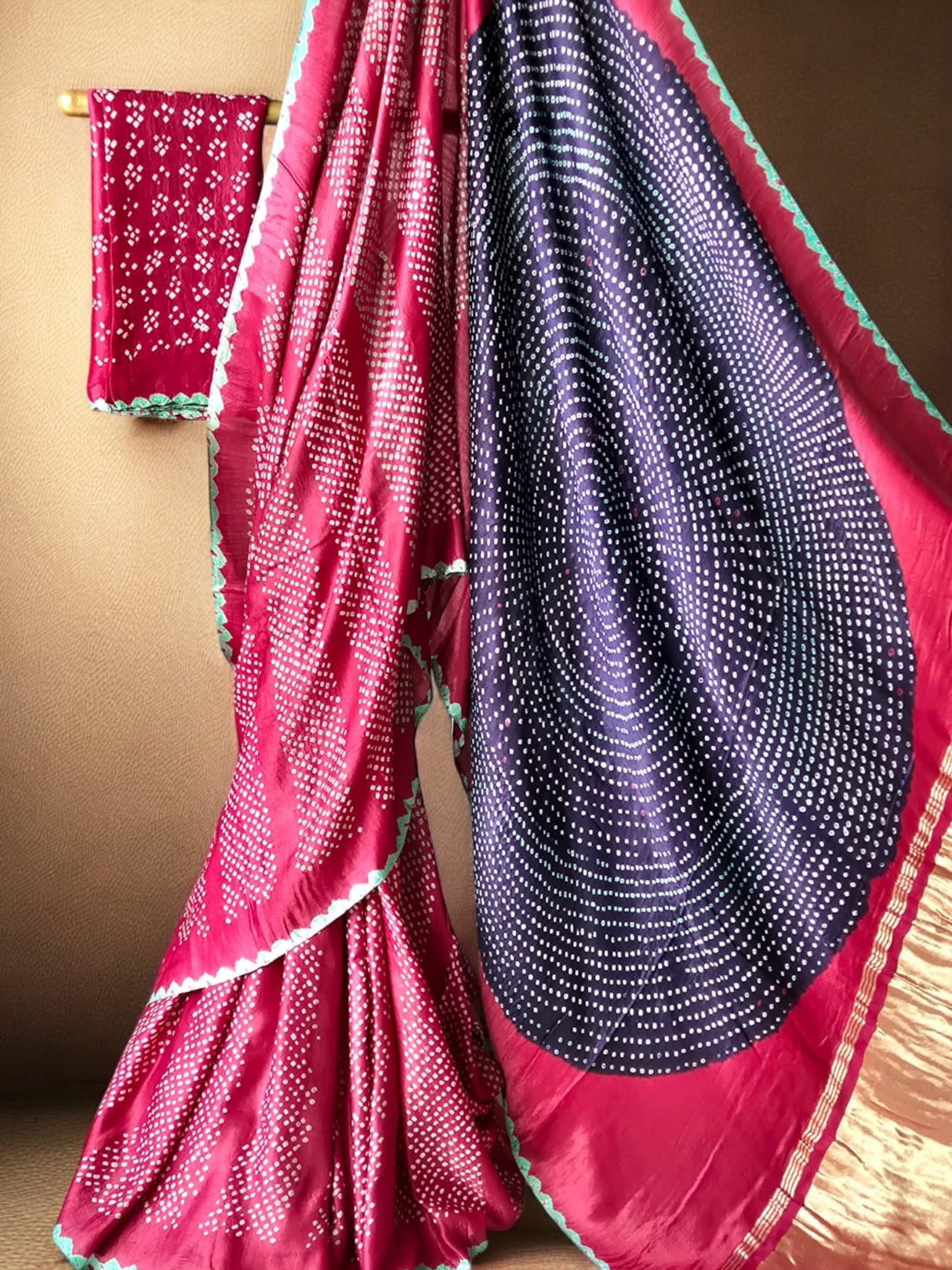 Very Stylish Red Circular Them Pure Gajji Silk Bandhani Saree