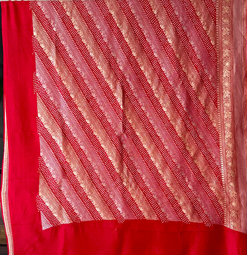 Handloom Pure Banarasi Soft Silk Sona Roopa Bandhani Saree in Red Colour