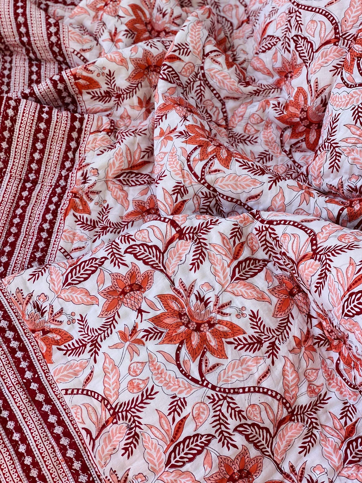 red-theme-king-cotton-quilt-edge-view