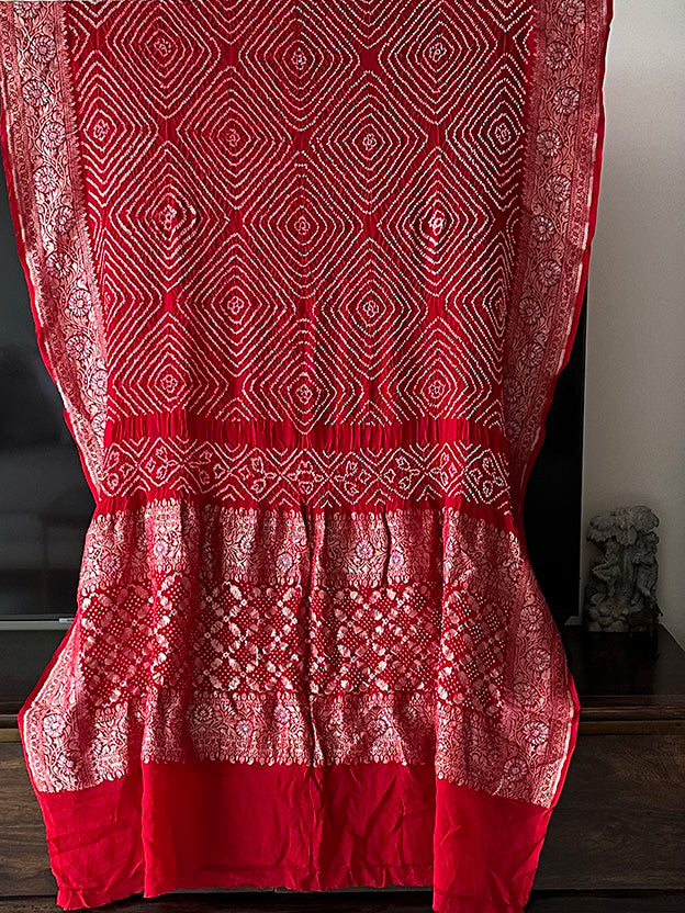 red_geometric_pattern_bandhani_dupatta