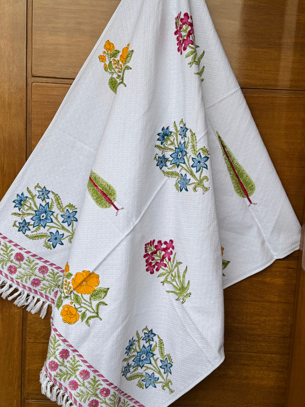 regal-floral-sprig-cotton-jacquard-bath-towel