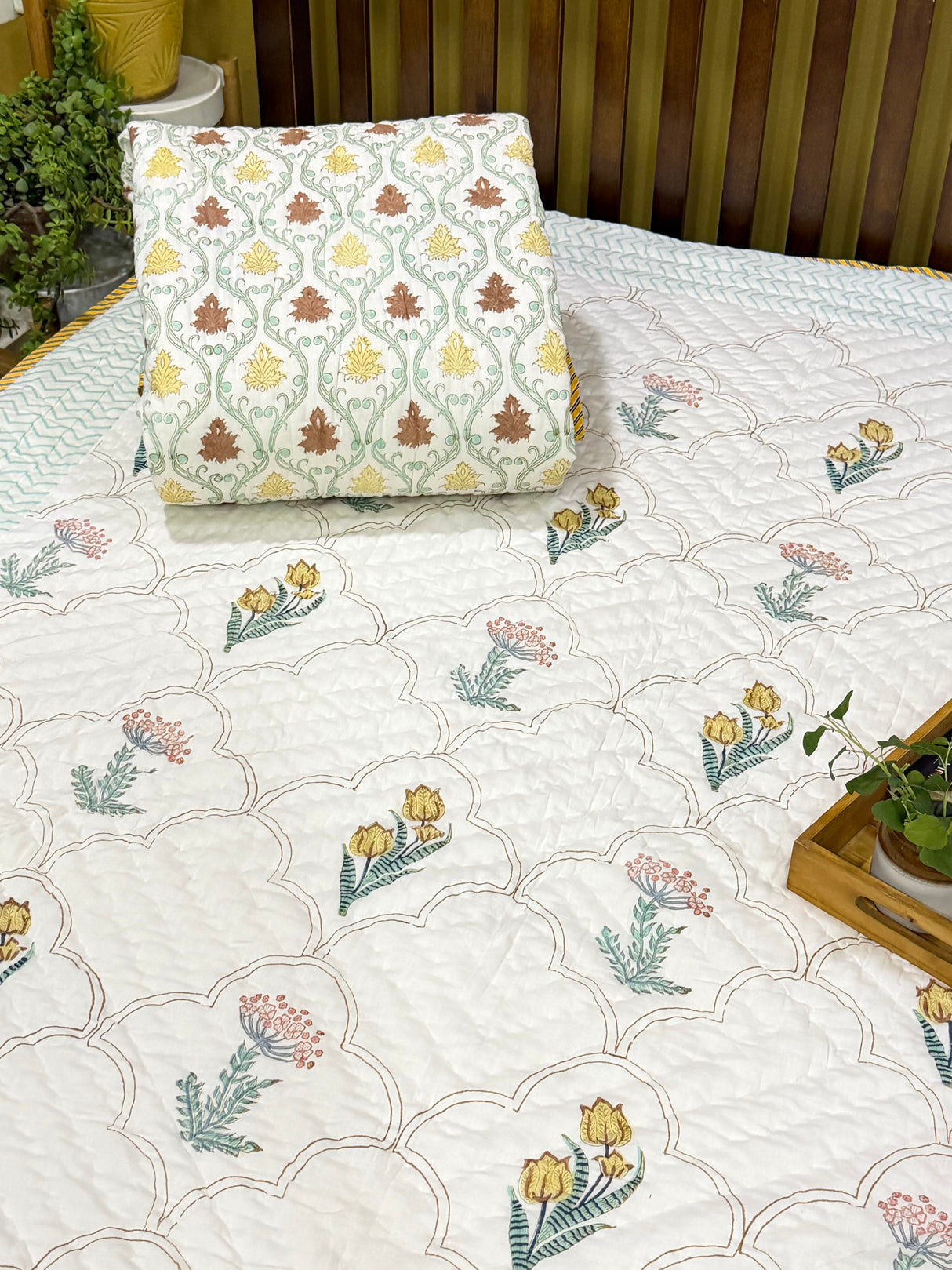 reversible-cotton-quilt-floral-lattice-bed-styled