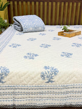 reversible-cotton-quilt-folded-bed-styling