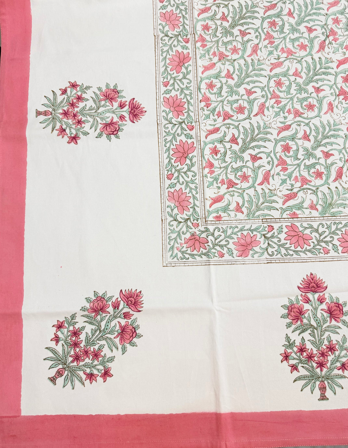 eight-seater-floral-table-cover
