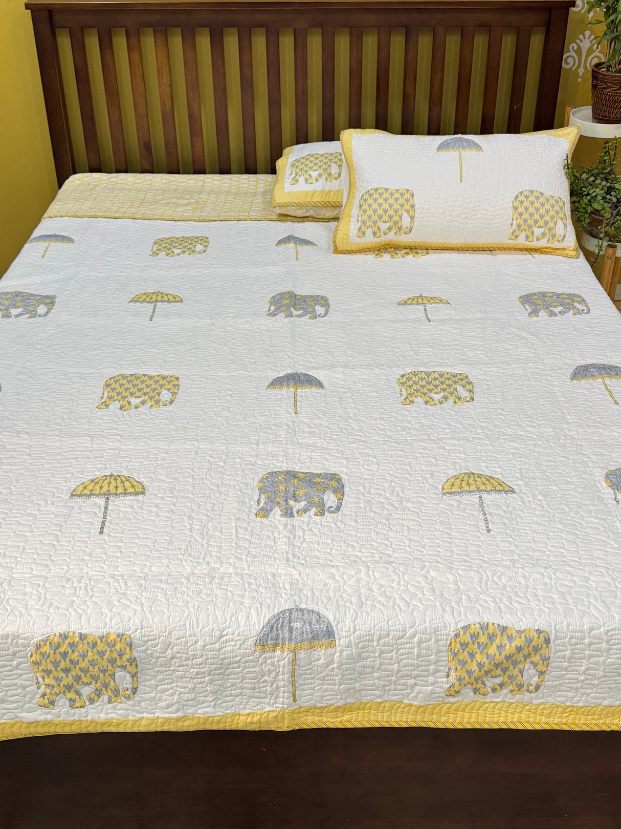 serene-bloom-double-reversible-mulmul-bedcover