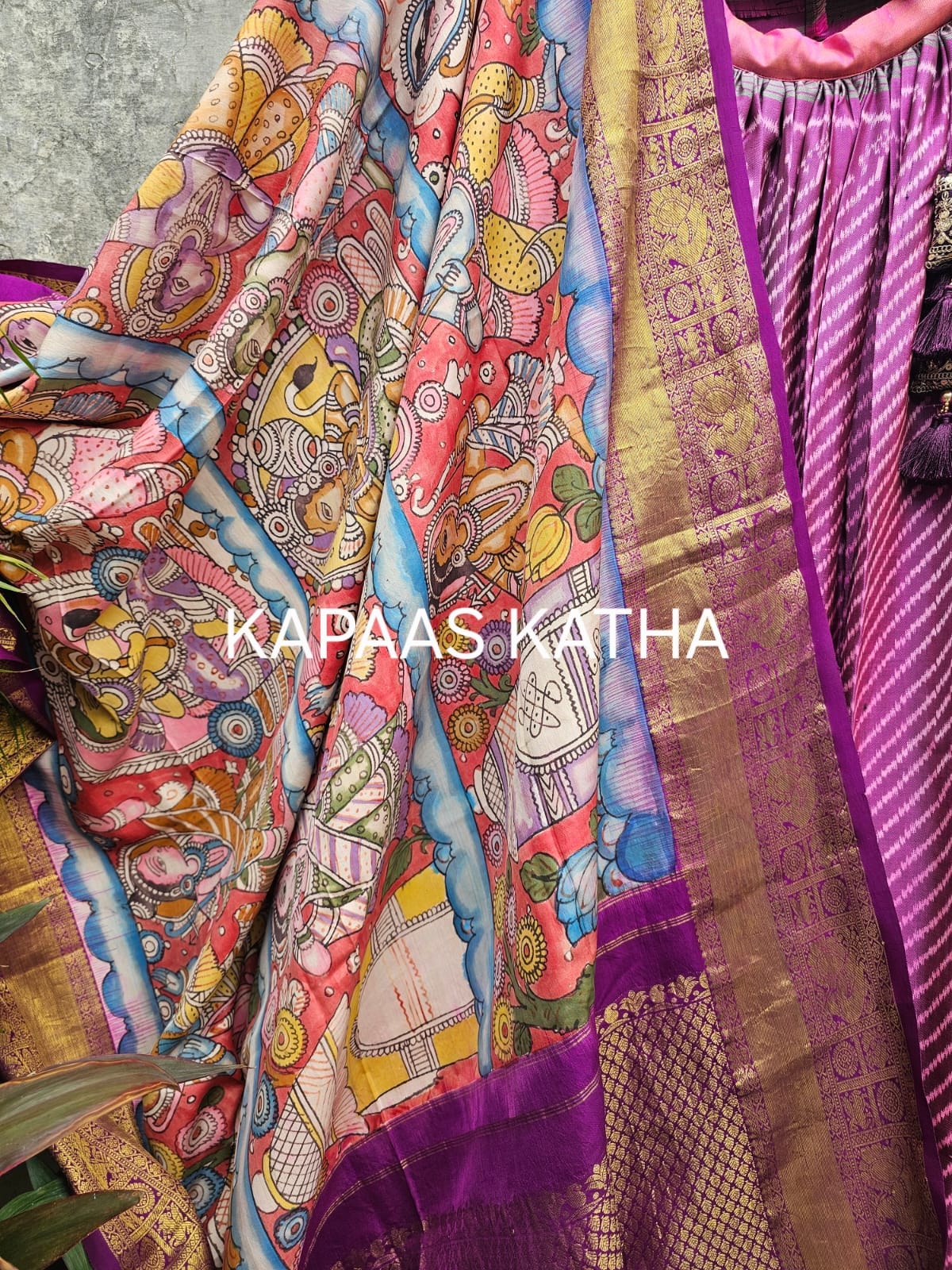 single-ikat-patola-lehenga-with-kanchipattu-kalamkari-dupatta