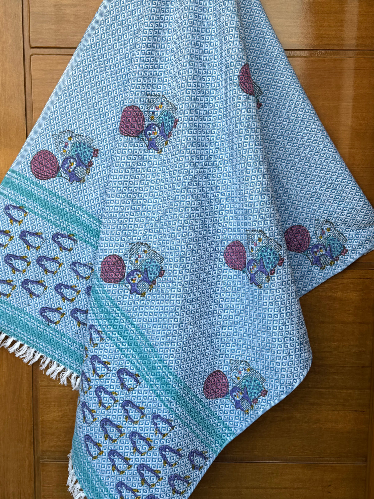 snuggly-penguin-theme-kids-towel-cotton-jacquard-weave
