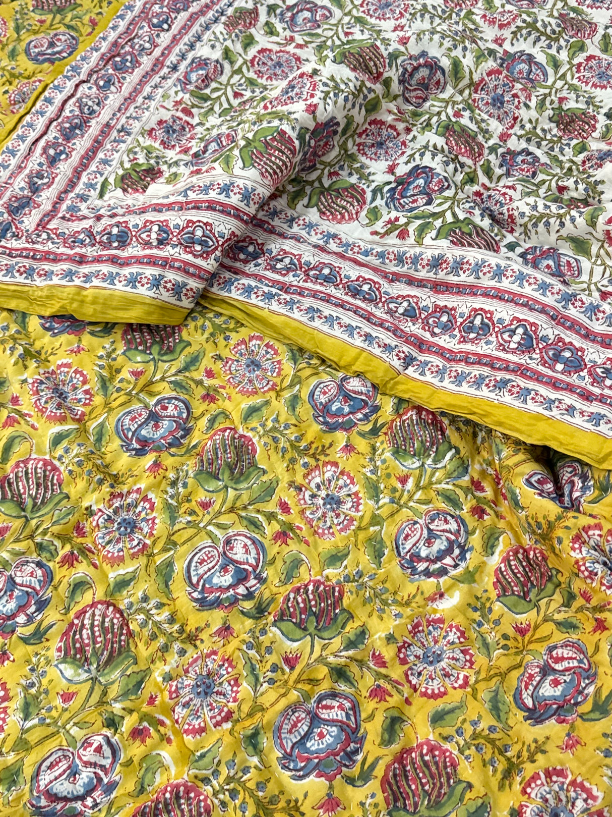 soft-breathable-mulmul-reversible-king-size-quilt