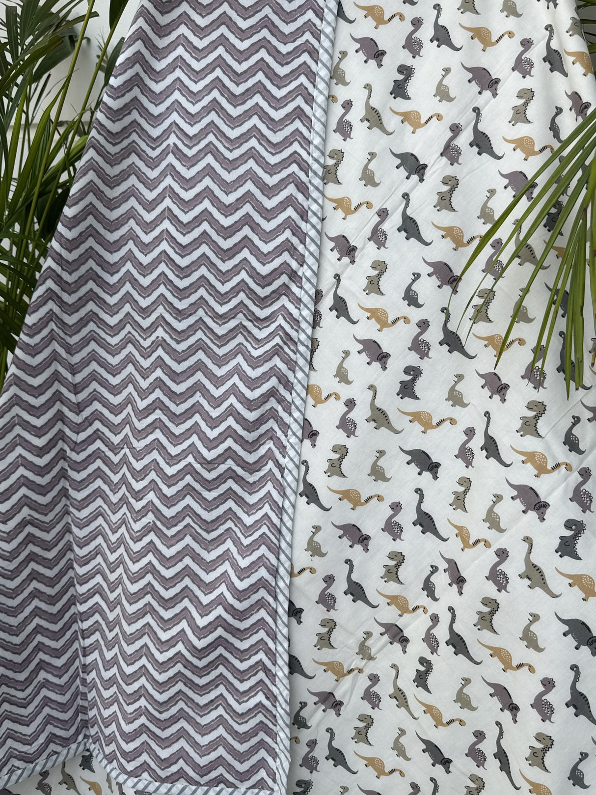 soft-cute-dinosaur-print-kids-dohar-dinosaur-themed-bedding