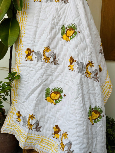 eco friendly baby quilt handcrafted in Jaipur with reversible cotton fabric ideal for birthday return favors in UAE and Australia