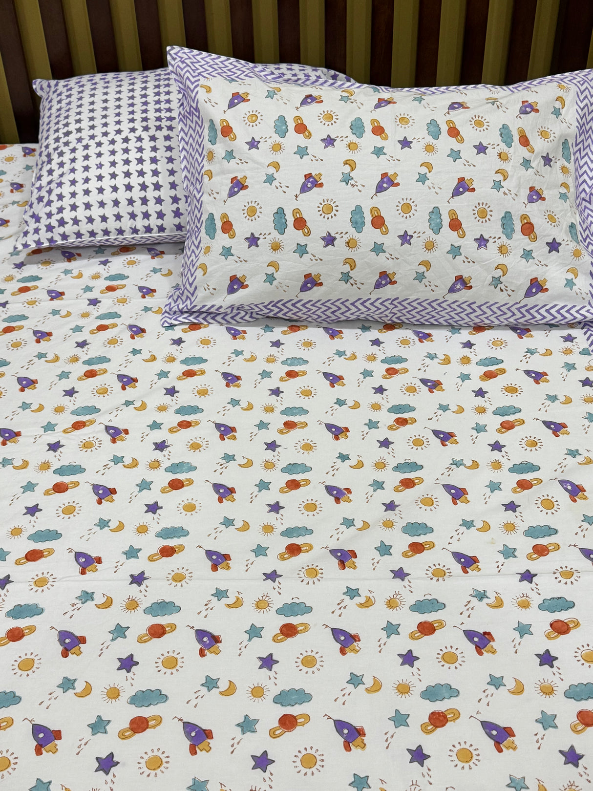 space-theme-cotton-bedsheet-zoom-in-view