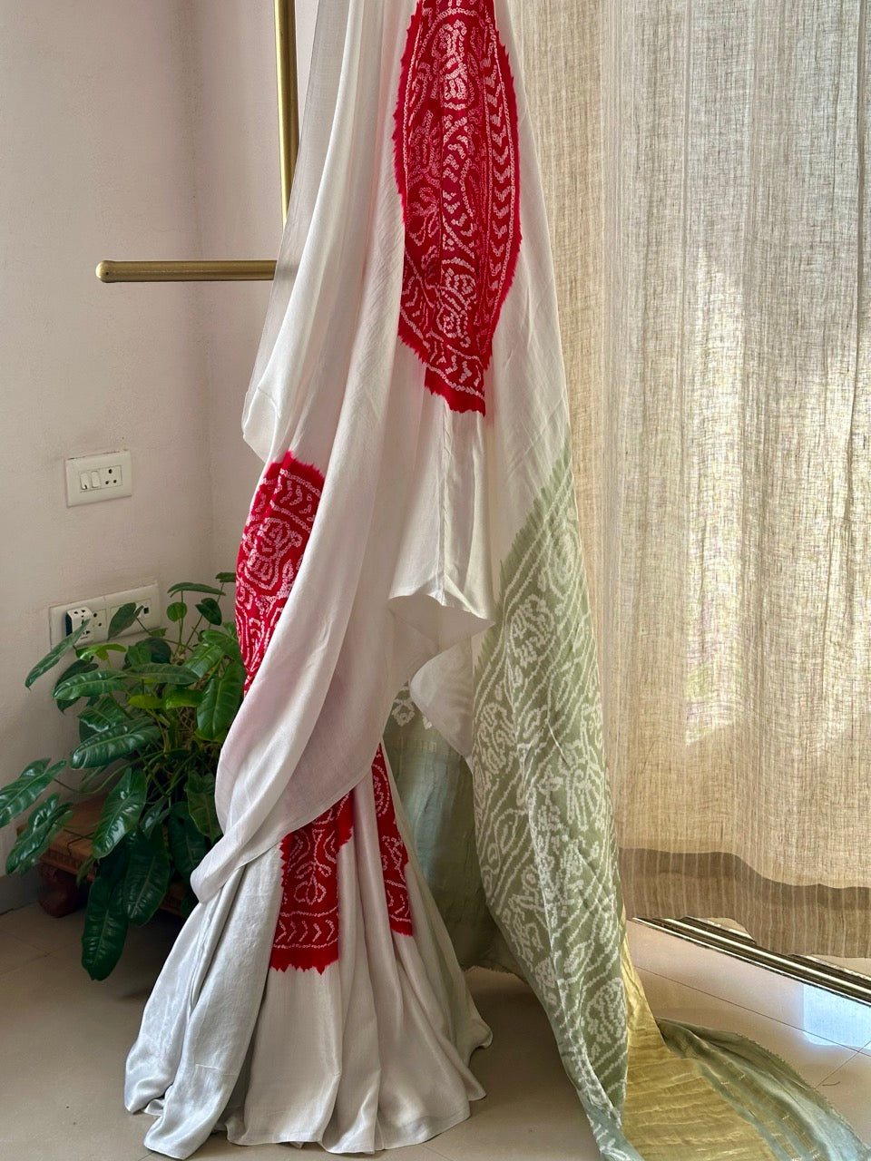 Off-white and Red Circle Theme Pure Gajji Silk Bandhani Saree