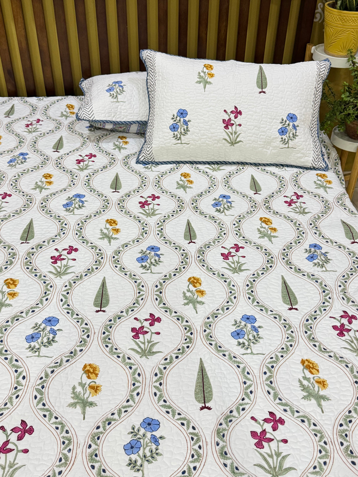 tender-bloom-king-size-quilted-blockprint-reversible-mulmul-bedcover