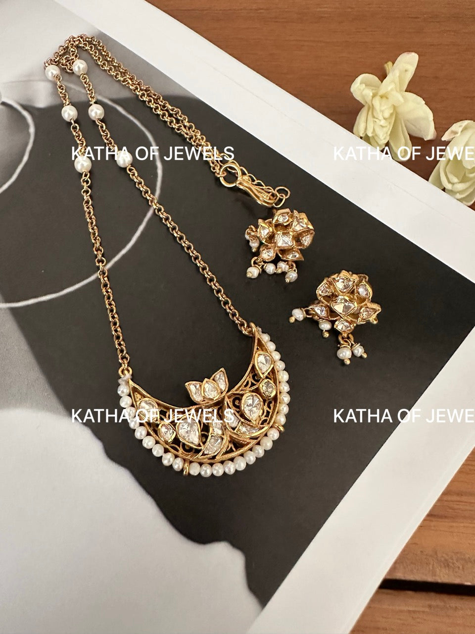 Buy Modern Moissanite Polki Pendant Necklace Set | Katha of Jewels
