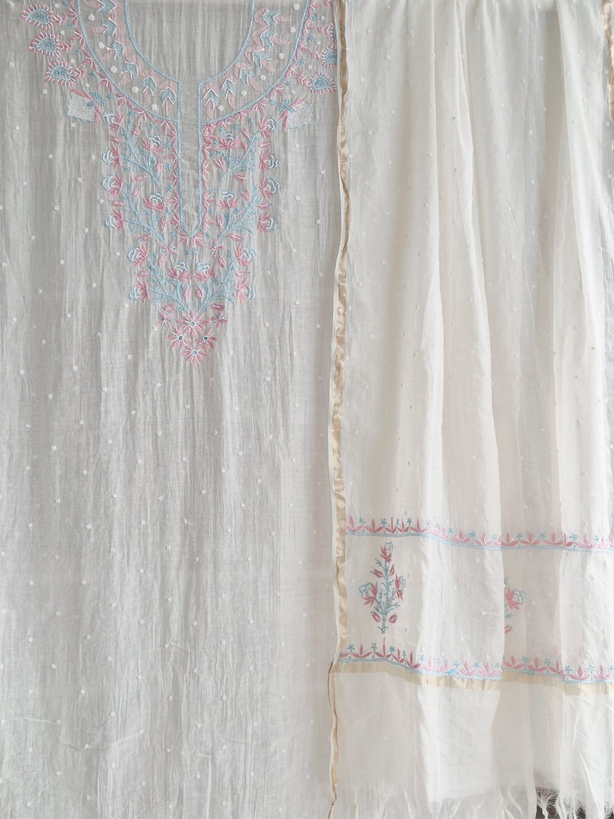 traditional-chikankari-suit-for-everyday-ethnic-wear