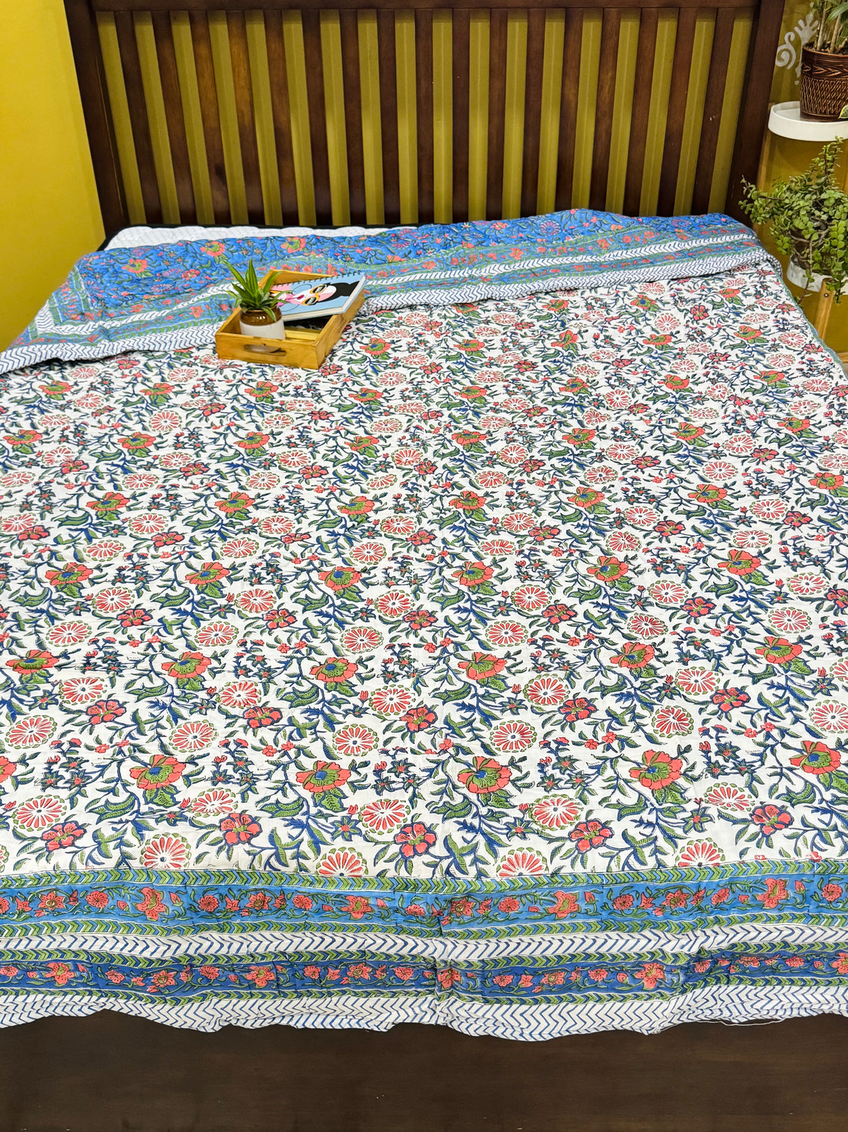 traditional-cotton-quilt-with-indian-floral-border