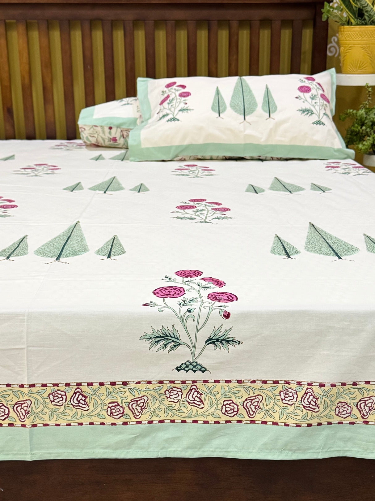 traditional-opulent-sprig-handblock-print-bedsheet