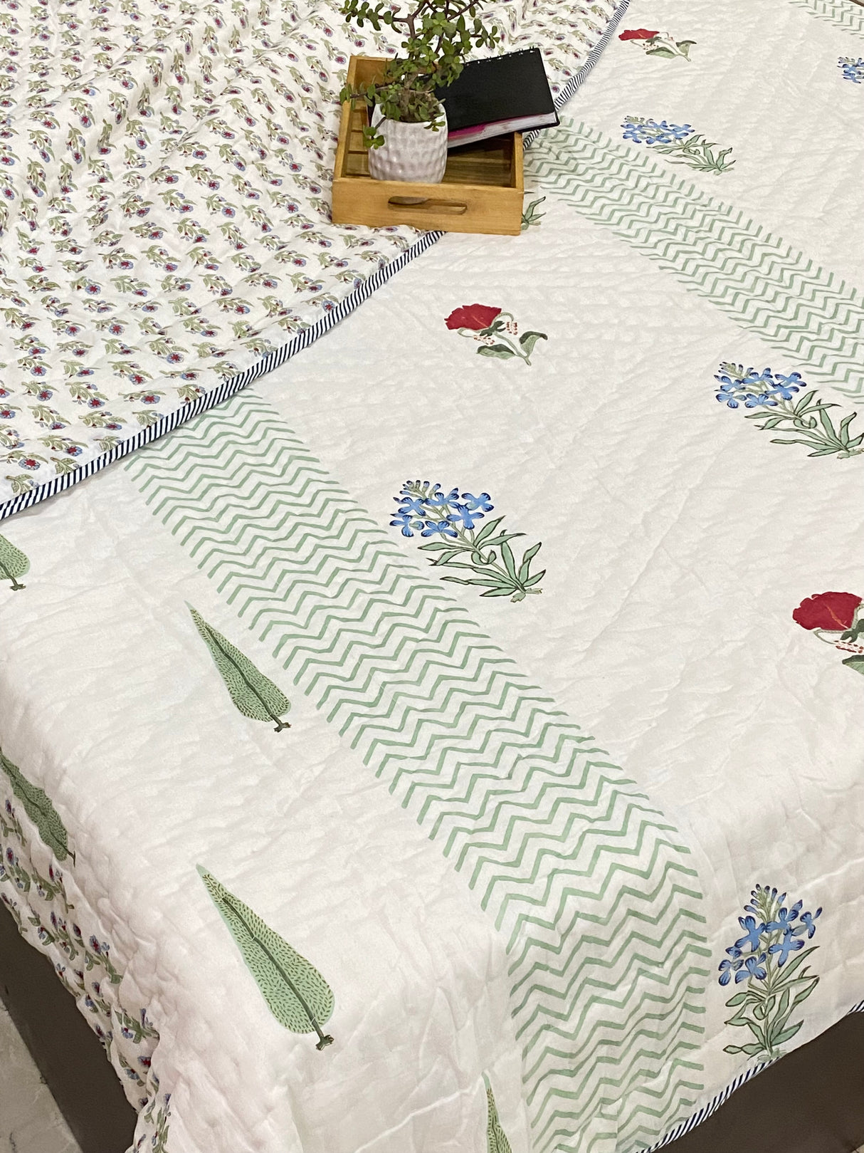 tree-flower-theme-double-cotton-quilt-complete-view