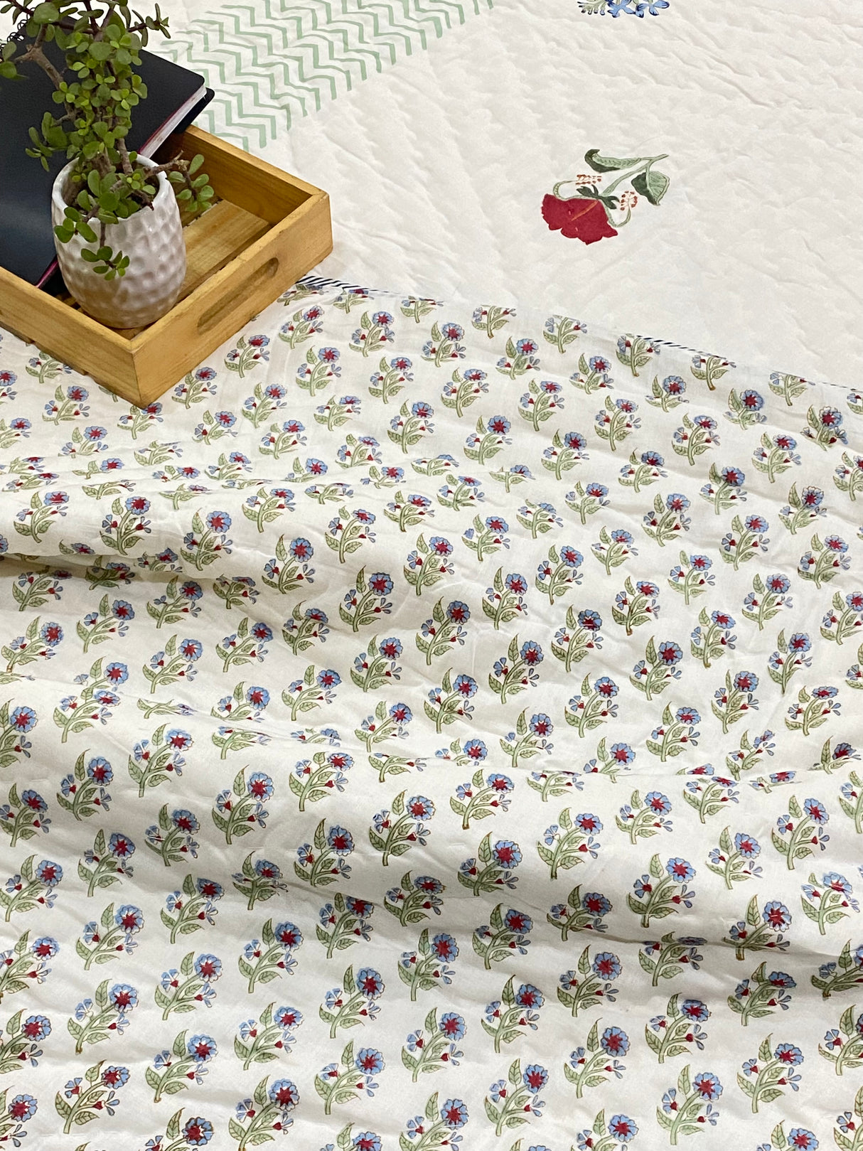 tree-flower-theme-double-cotton-quilt-front-view