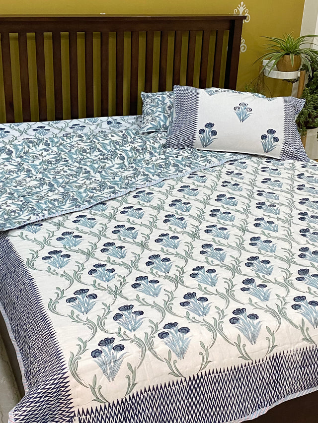 white-blue-single-cotton-quilt-full-view