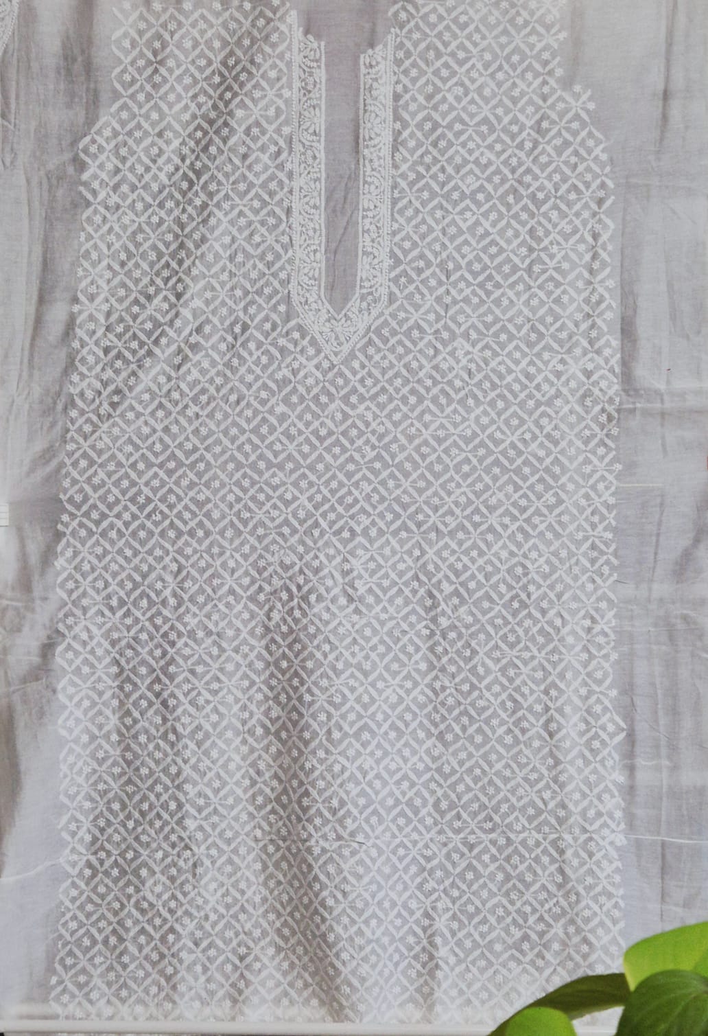 white-thread-magic-chikankari-mulchanderi-mens-kurta-fabric-gents