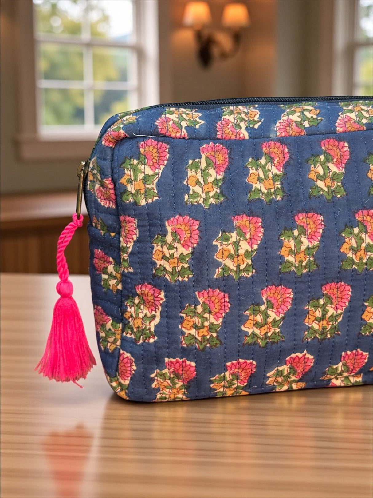 wipeable-lining-royal-petal-vine-cotton-quilted-bag