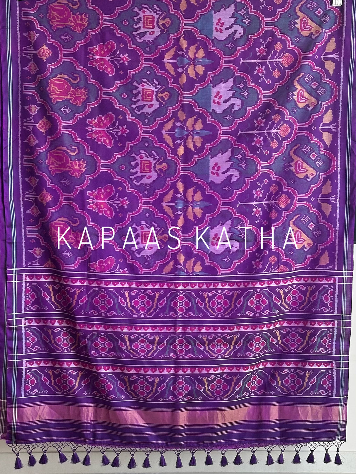 woven-majestic-elegance-single-ikat-mulberry-silk-saree