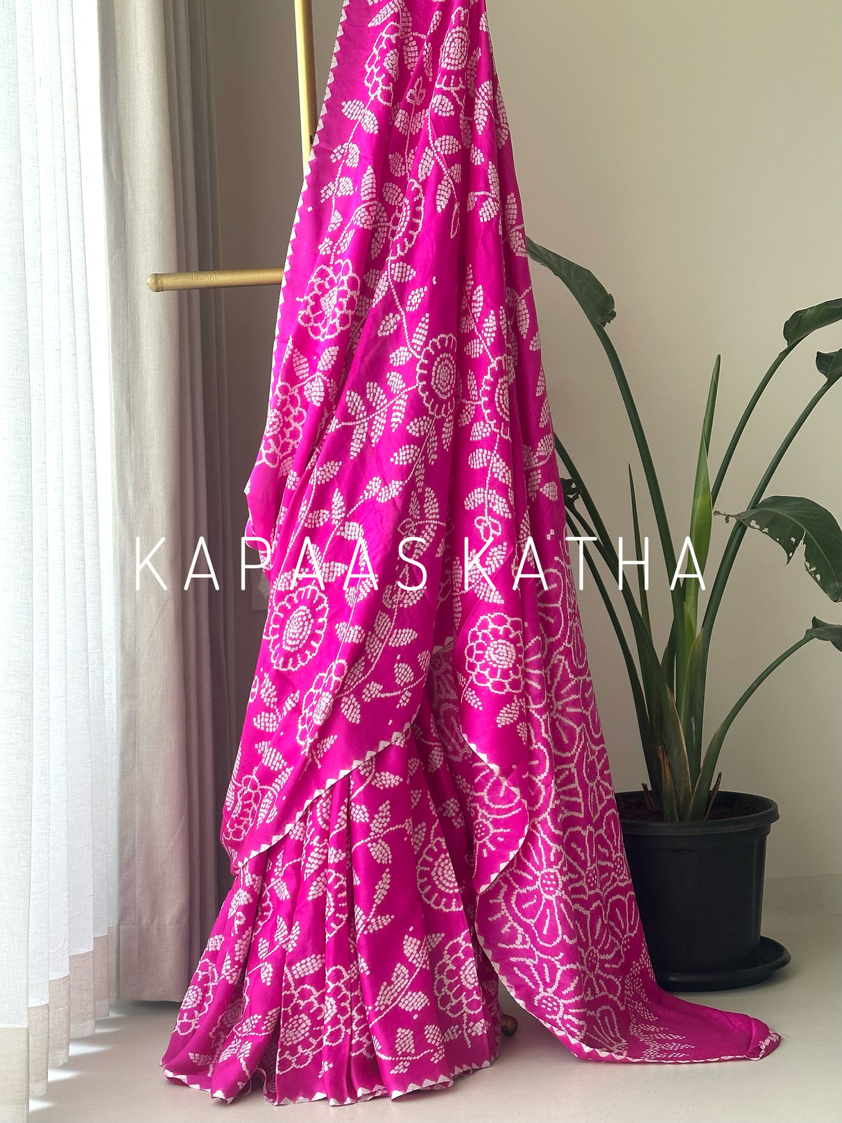 woven-pure-handloom-bandhani-mulberry-silk-soft-radiance