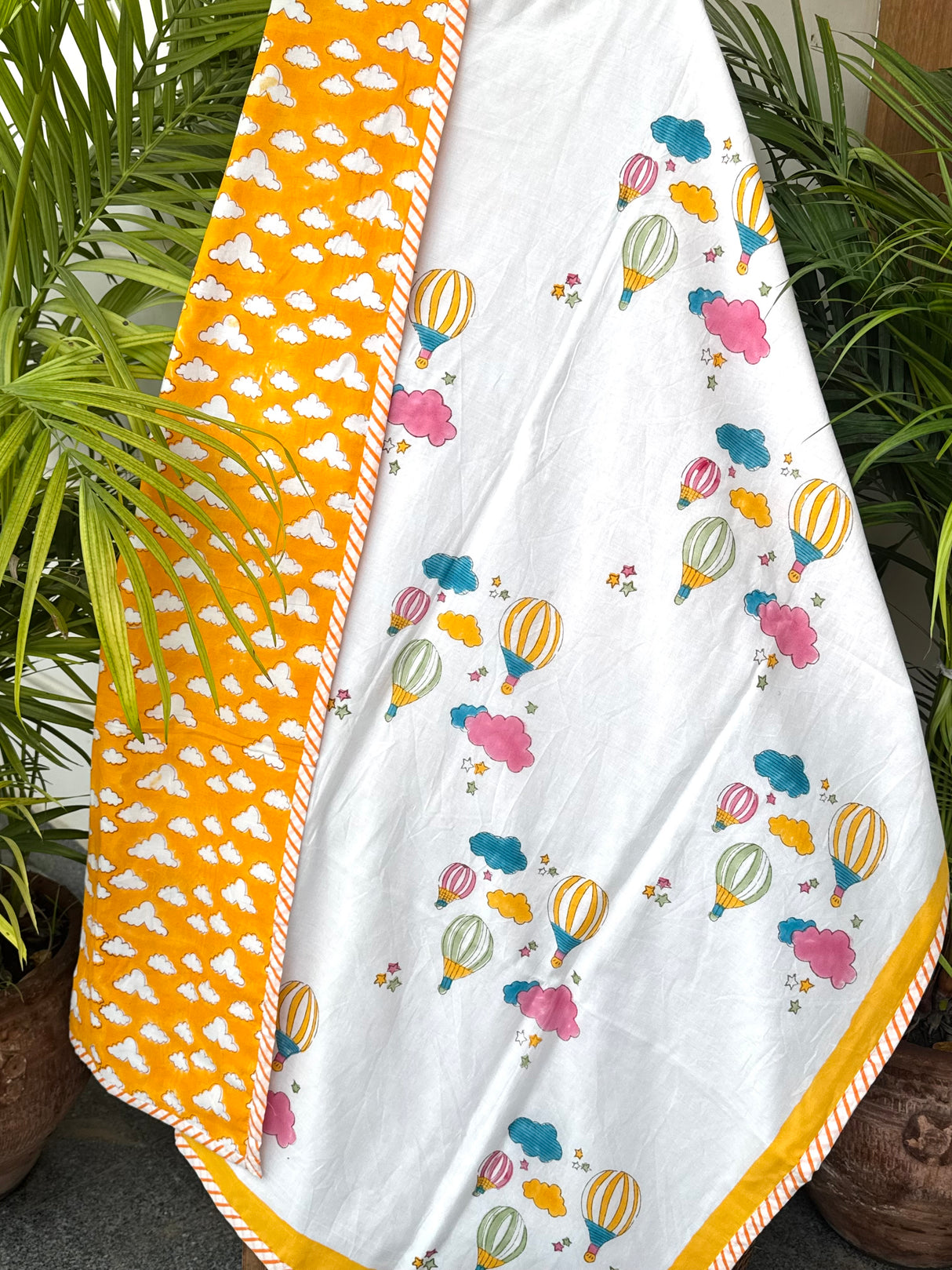yellow-hot-air-balloon-kids-dohar-blanket
