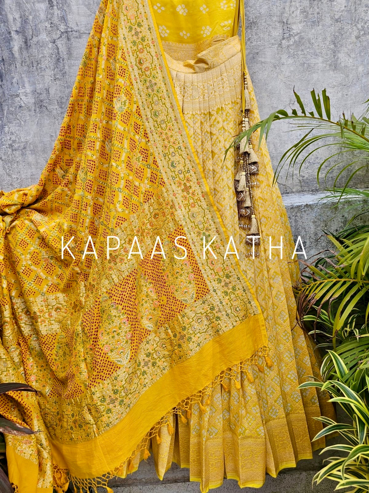 yellow-pure-banarai-georgette-bandhani-lehenga-with-dupatta