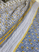 blue-yellow-king-cotton-quilt-texture-view