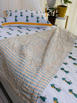 green-giraffe-quilt-overall-view