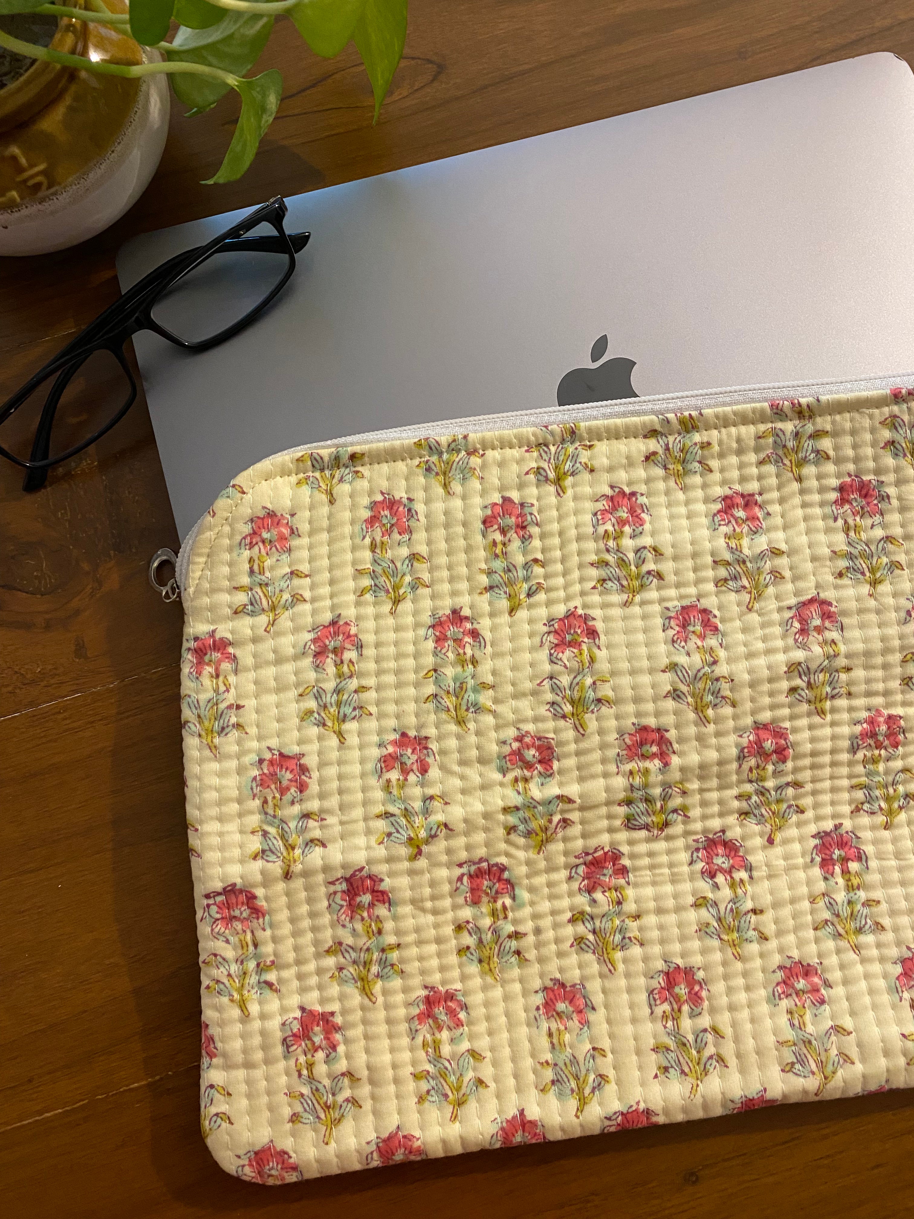 Laptop Sleeve/ Cover (15/16 inches)