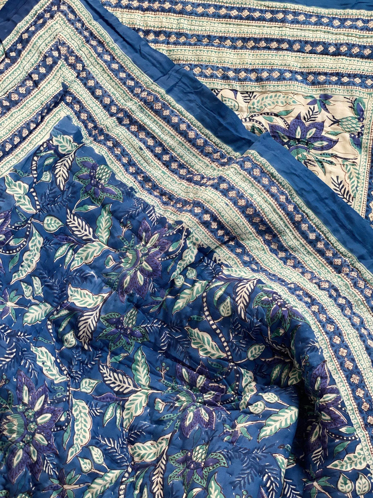 navy-blue-color-king-cotton-quilt-full-view