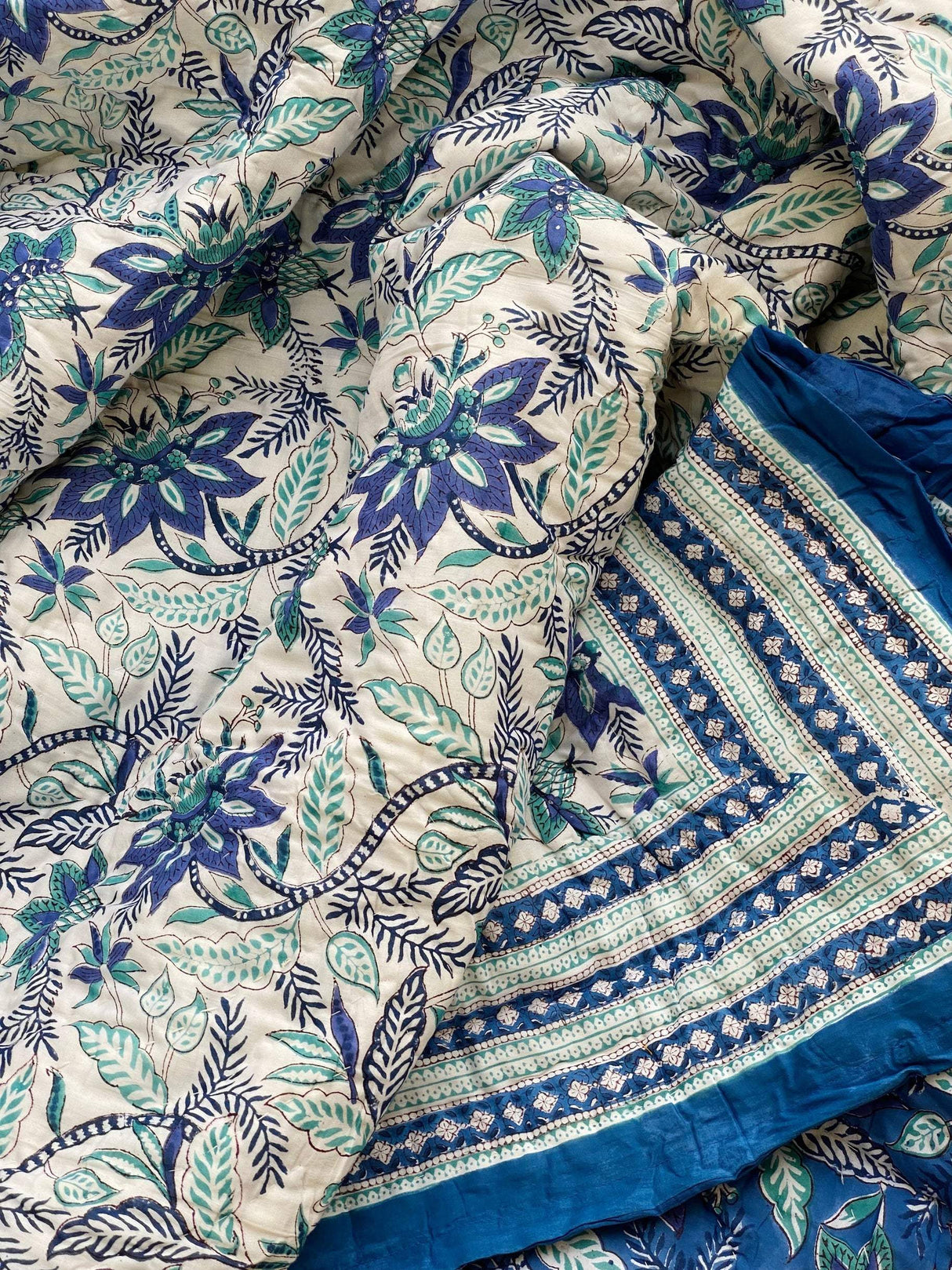 navy-blue-color-king-cotton-quilt-side-view