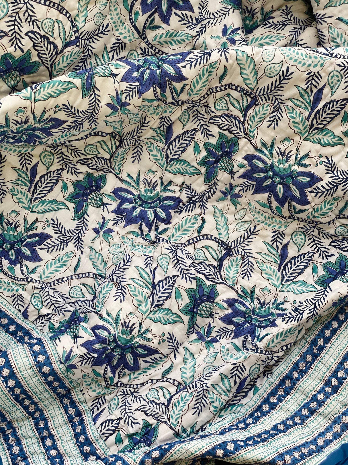 navy-blue-color-king-cotton-quilt-view