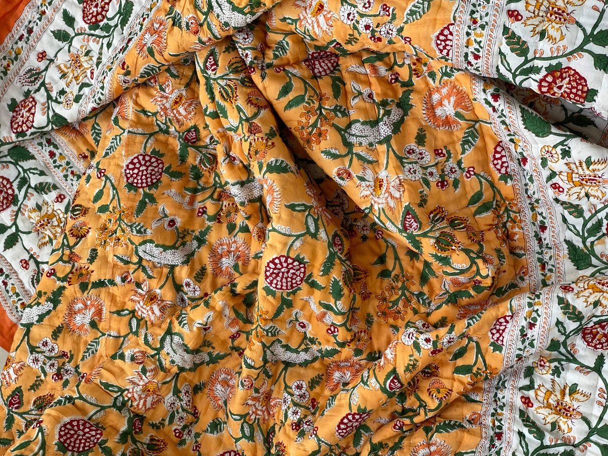 orange-color-king-cotton-quilt-complete-view