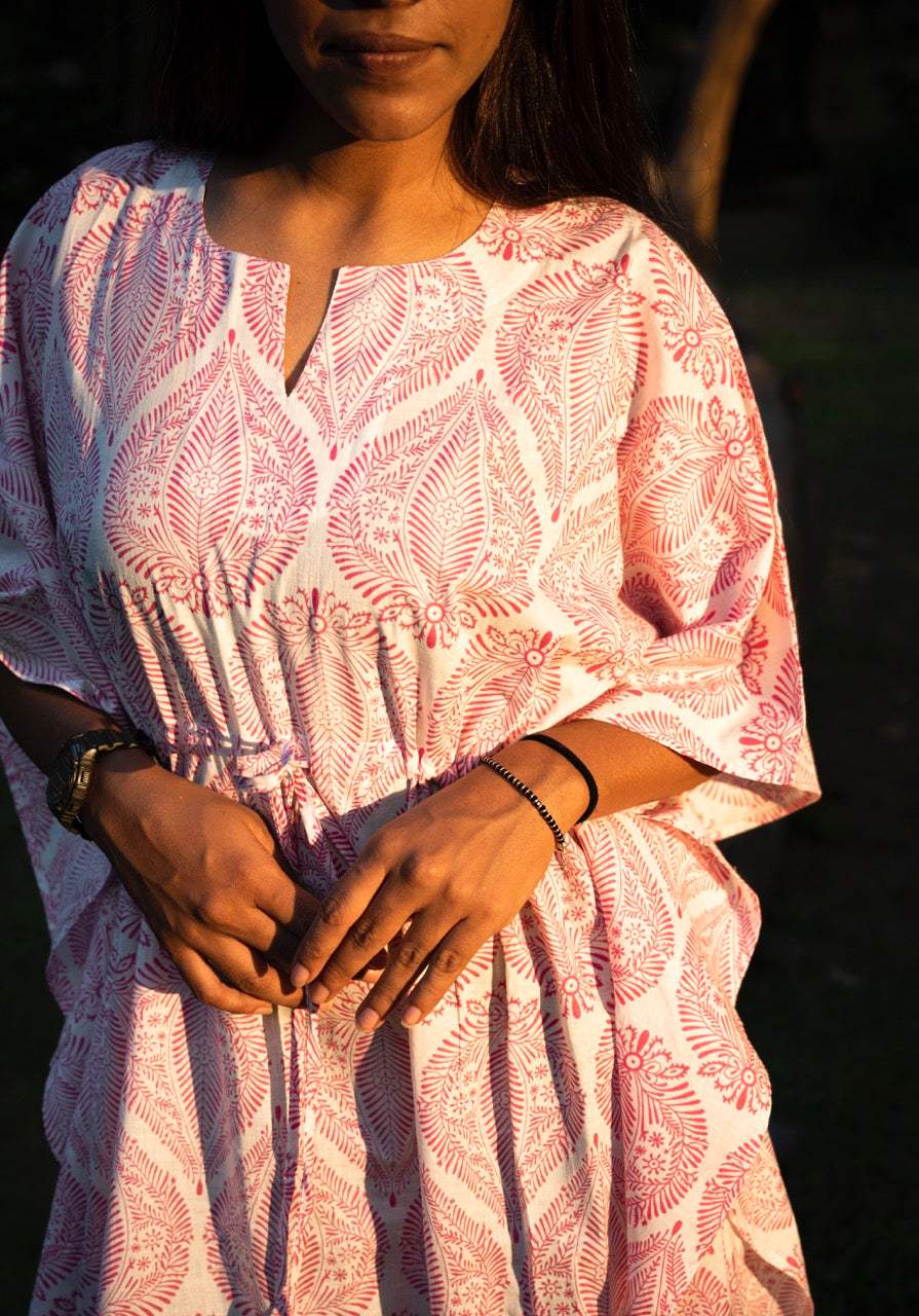 printed-cotton-kaftan-pink-white-detailed-view