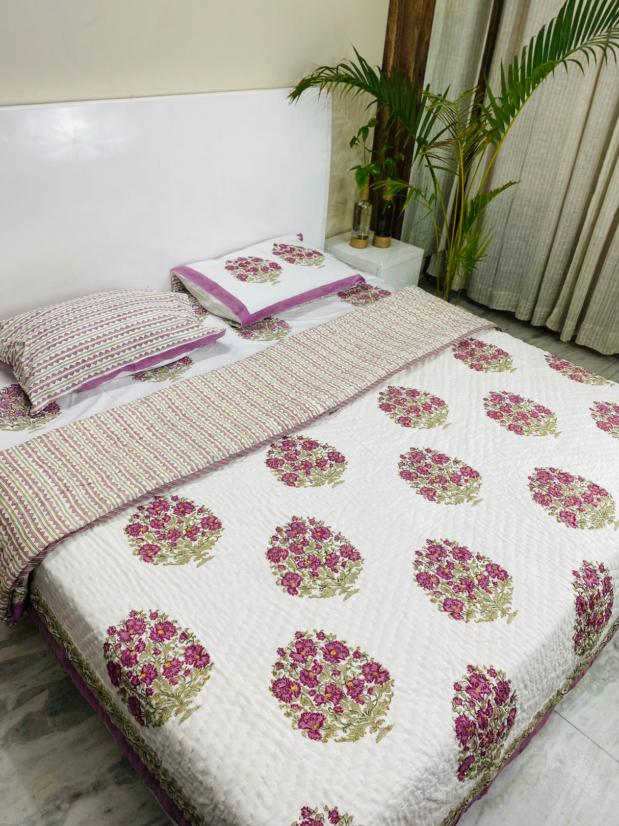 rose-green-flower-king-cotton-quilt-front-view